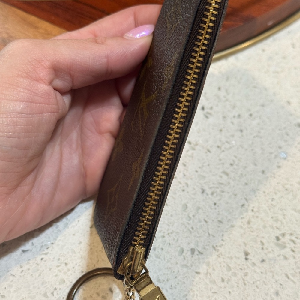 Louis Vuitton LV Monogram Key Pouch / Clés – Authentic – Replaced Chain - Picture 6 of 13